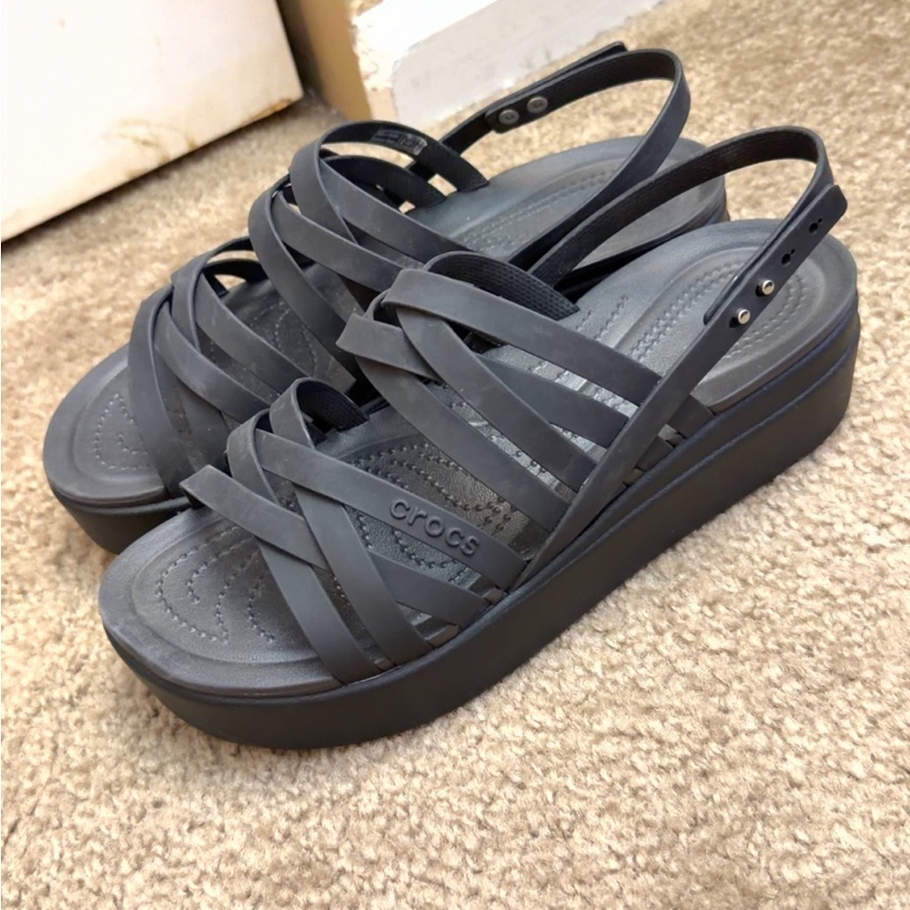 CROCS Women's Dark Gray Platform Sandals
